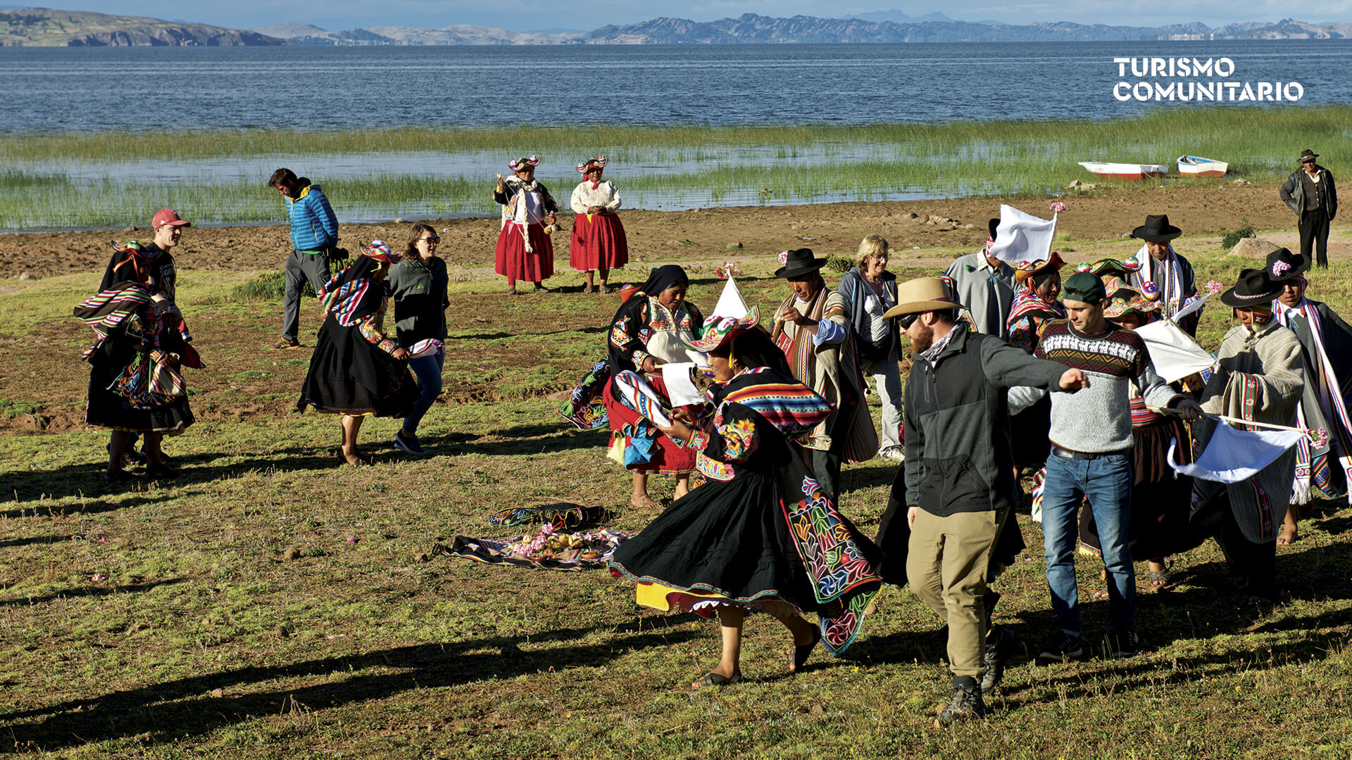 Compartiendo tradiciones junto al Lago Titicaca